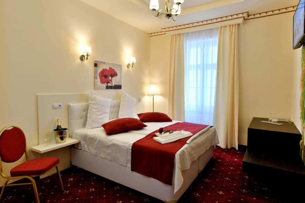Top Royal Central Brasov Luaran gambar