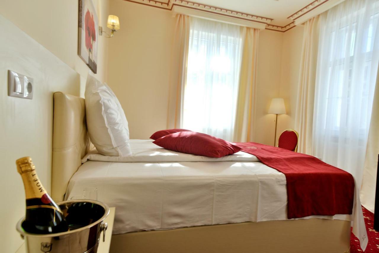 Top Royal Central Brasov Luaran gambar