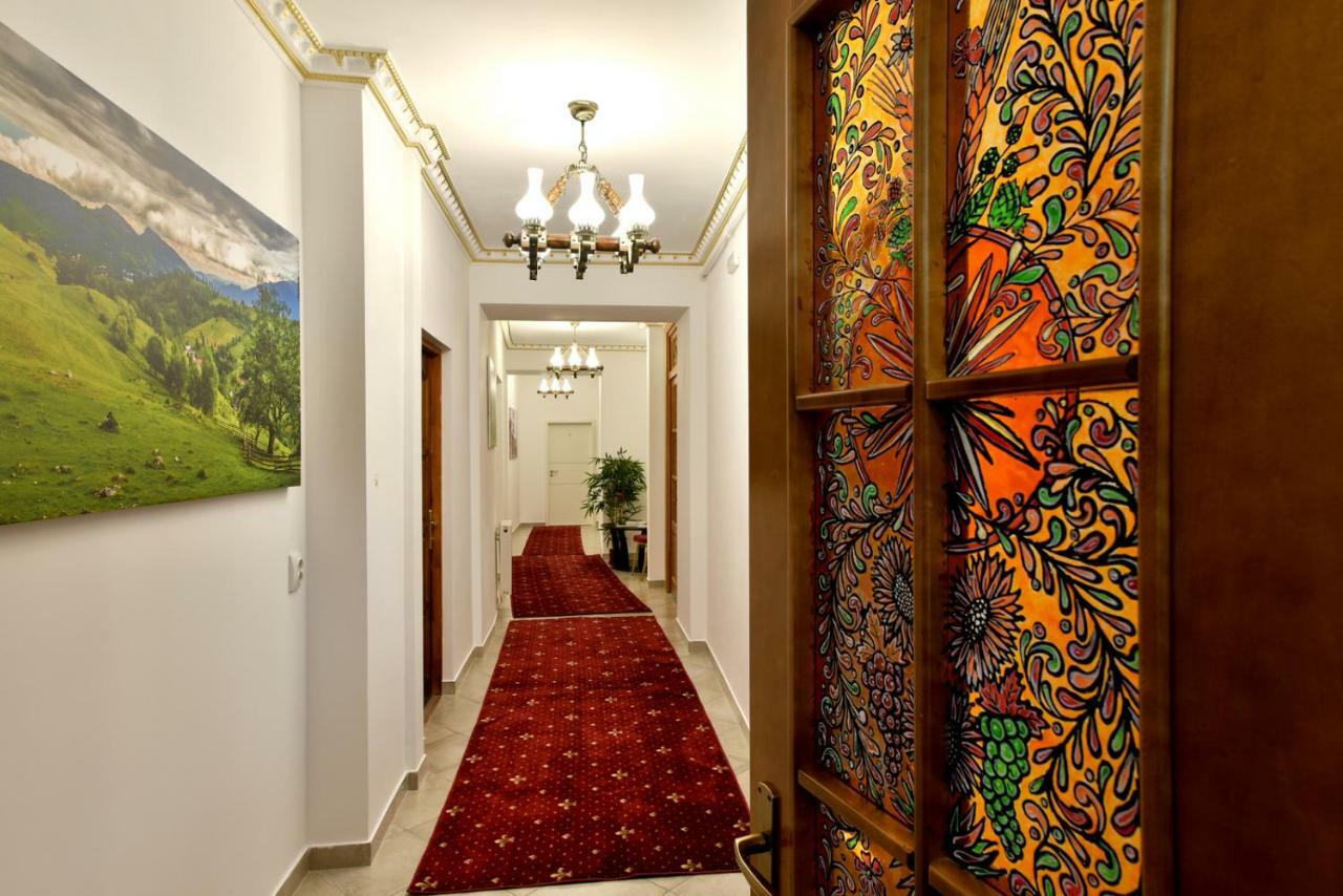 Top Royal Central Brasov Luaran gambar