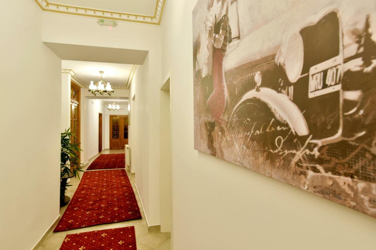 Top Royal Central Brasov Luaran gambar