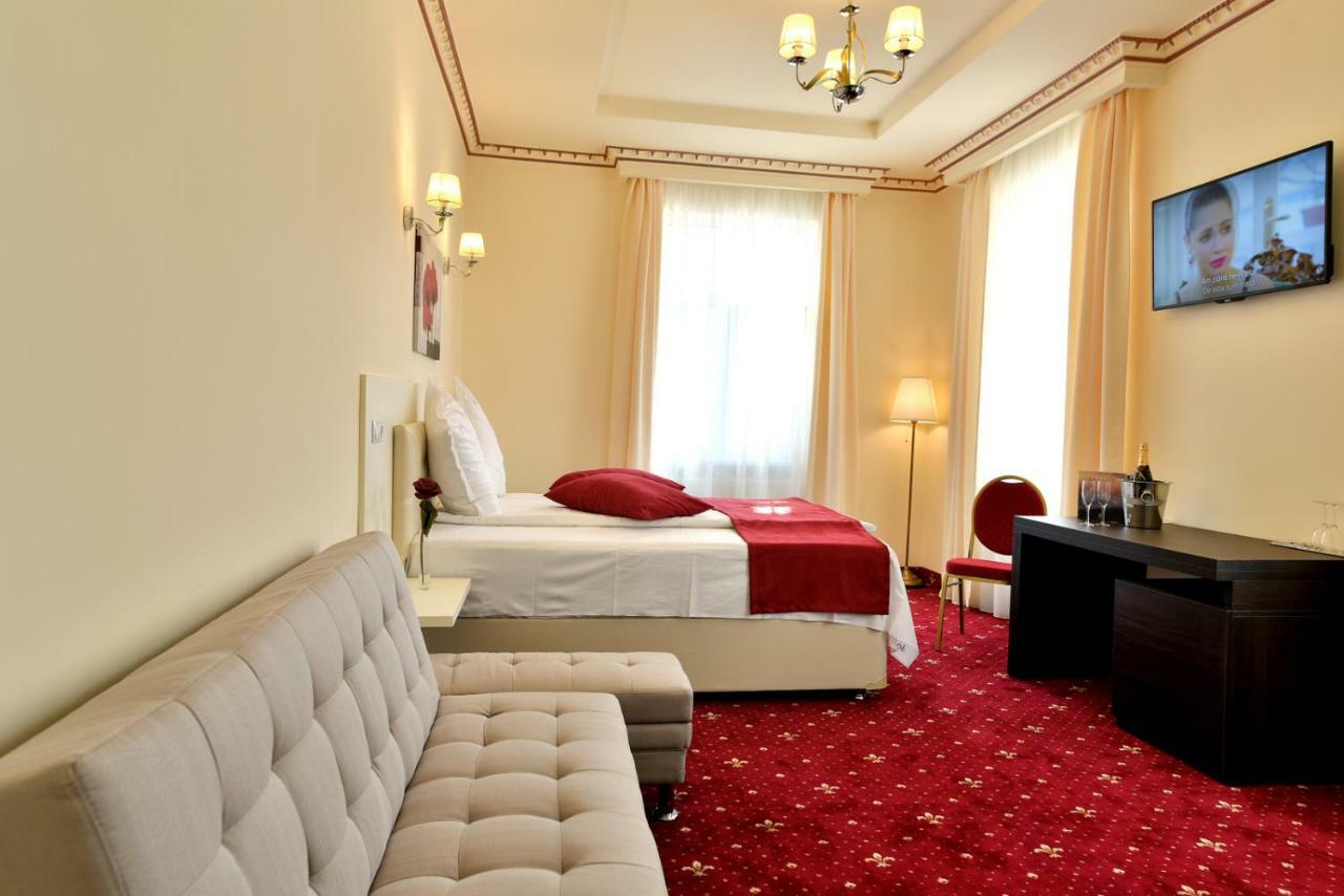 Top Royal Central Brasov Luaran gambar