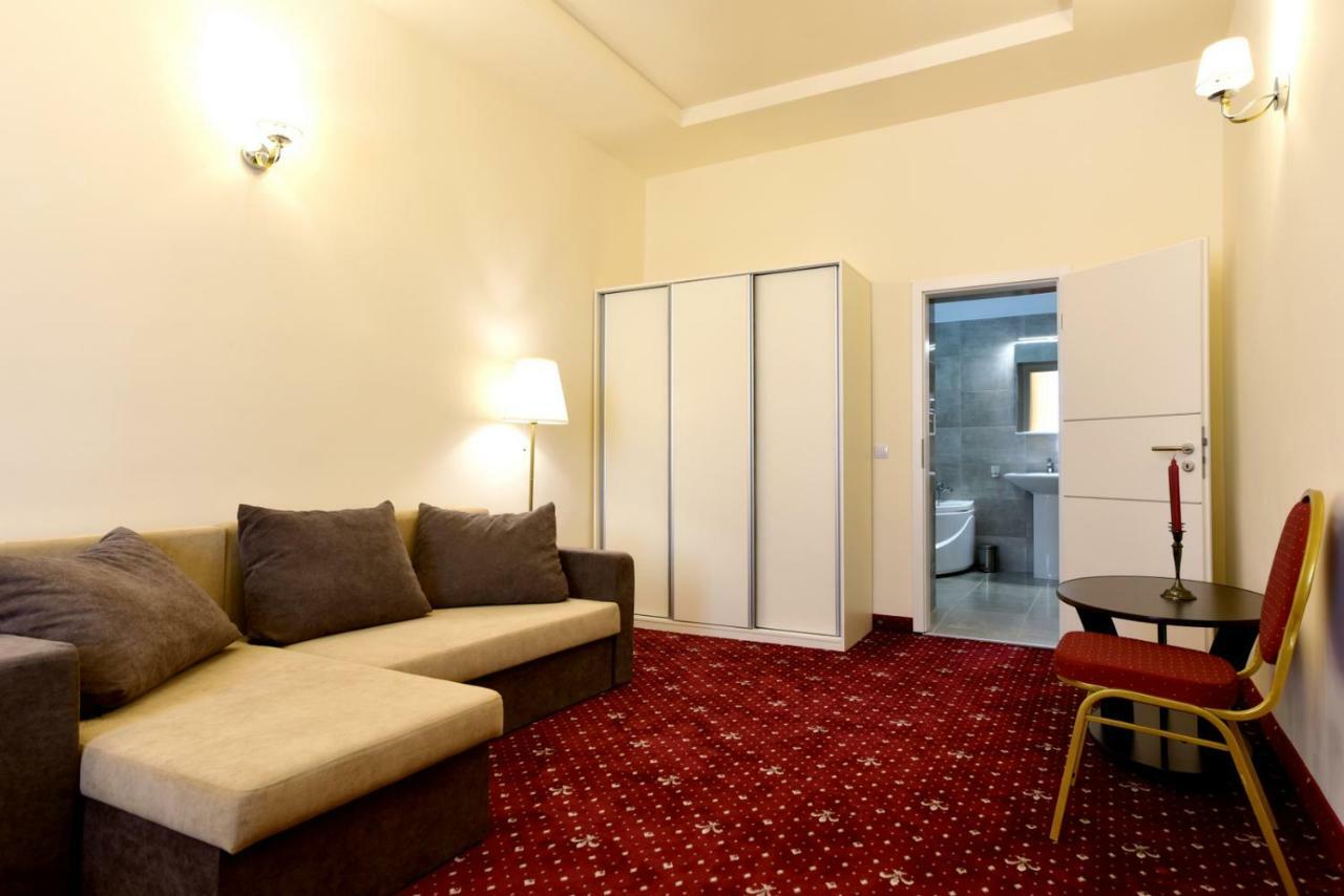 Top Royal Central Brasov Luaran gambar