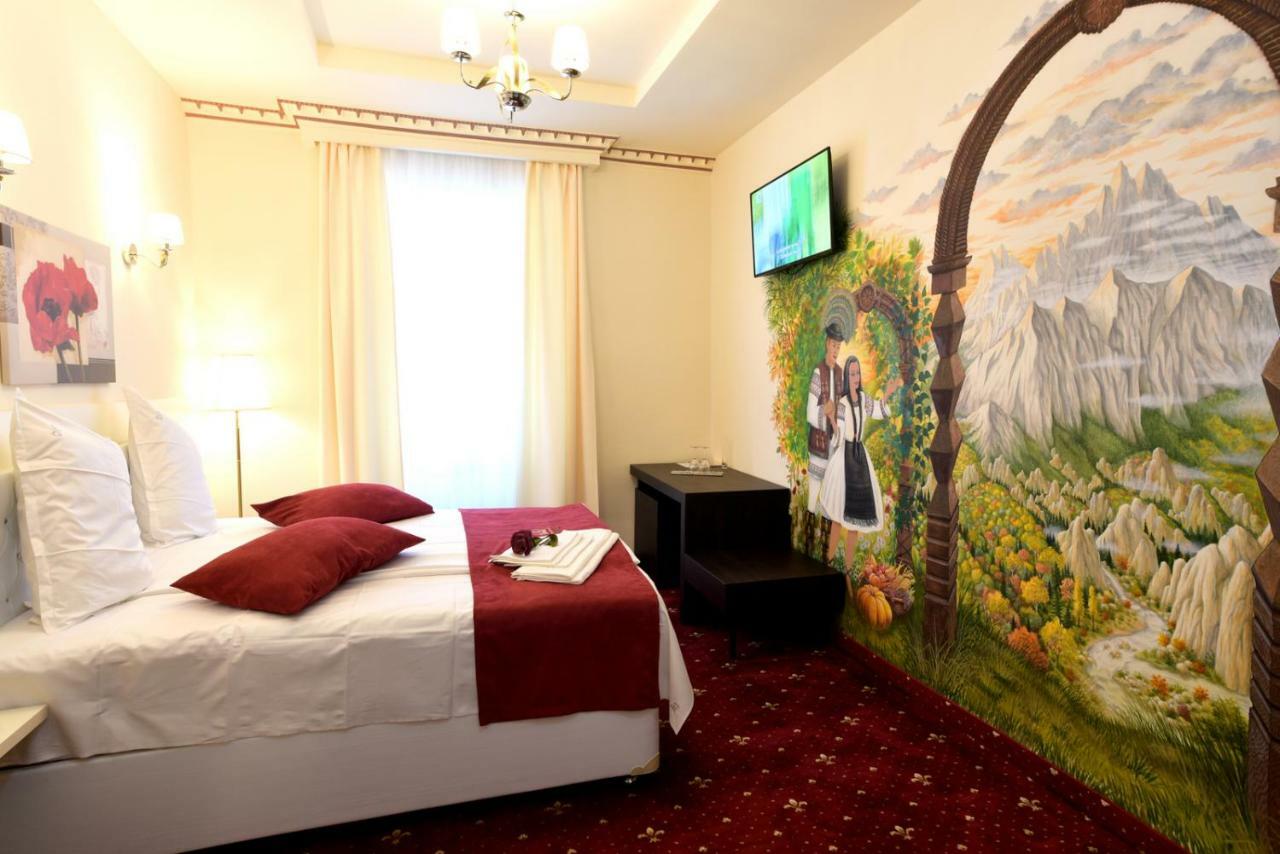 Top Royal Central Brasov Luaran gambar